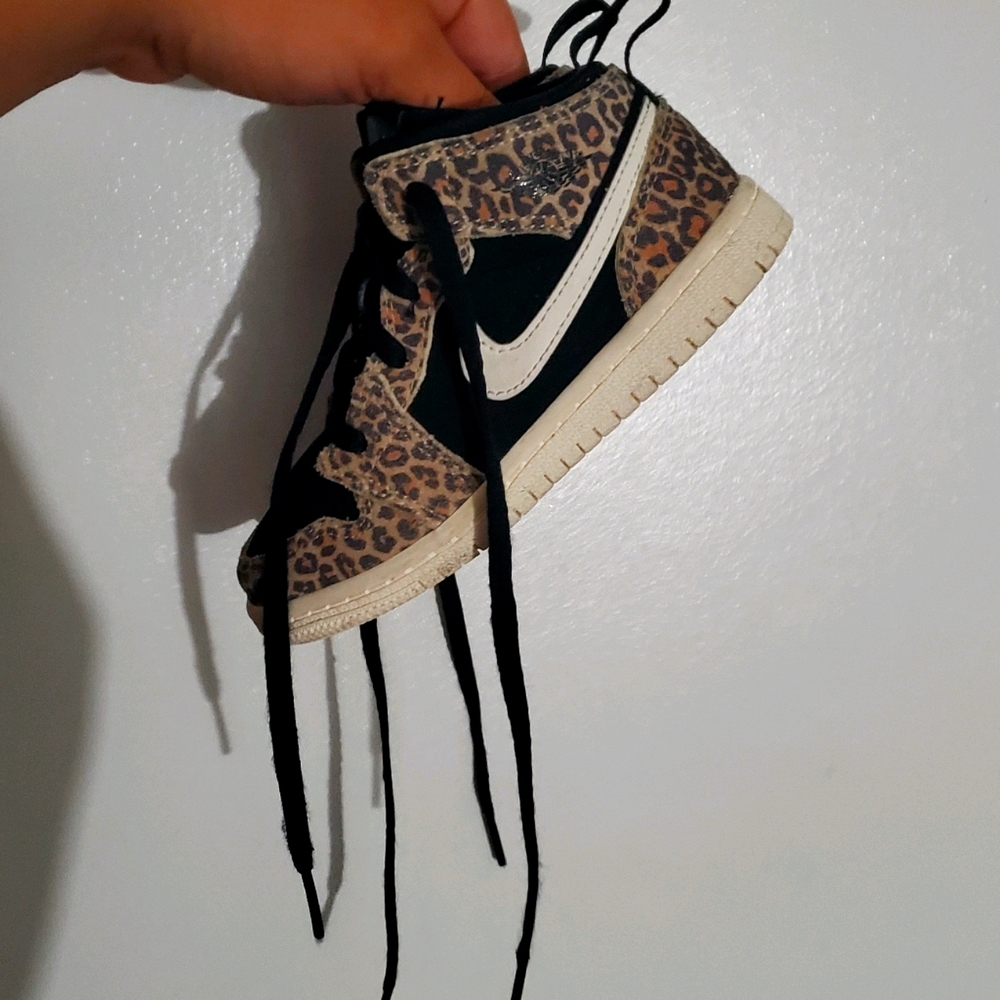 Girls size 9 c Air Jordan's